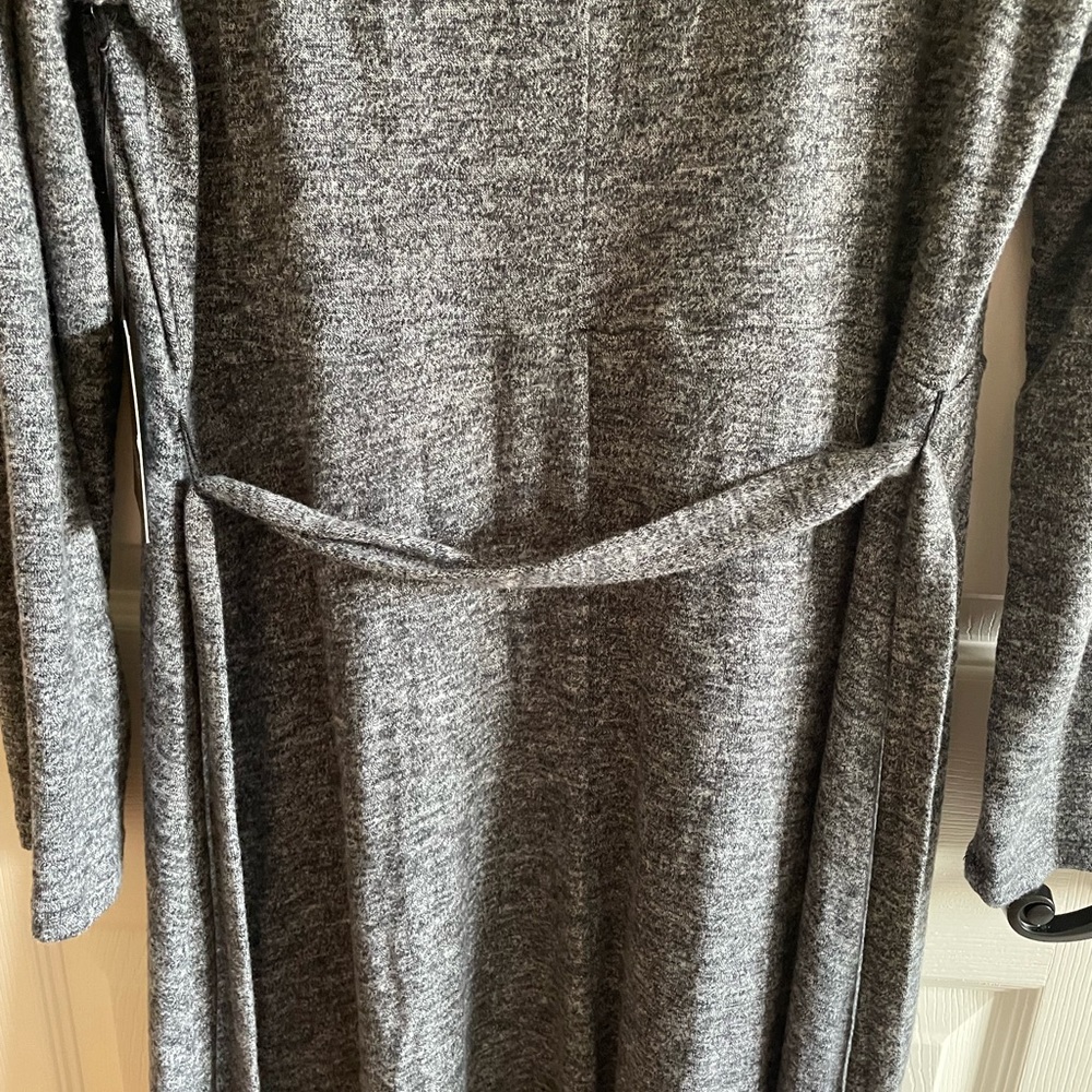 Simply Vera Wang long sleeved dress. Gray. Great winter dress. NWT. Size XL. - Picture 7 of 7